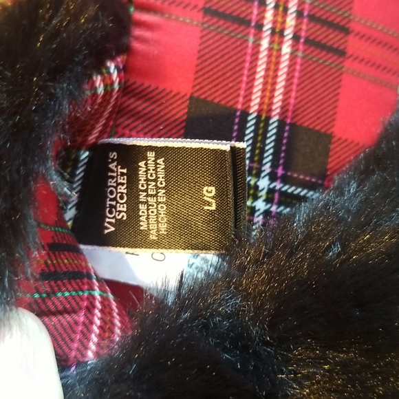 VICTORIA'S SECRET SIGNATURE SATIN SLIPPERS NWT IN BLK/ RED WITH BAG - Picture 4 of 8